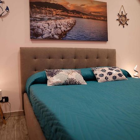 Stay In The Heart Of Salerno - Near The Duomo "La Finestra Sul Borgo" Exterior foto